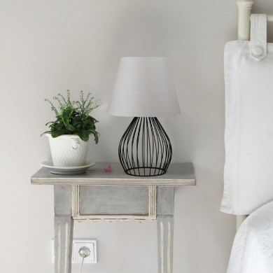 Akerlind Megapap fabric/Pvc/metallic table lamp in light grey/black color 22x17x36cm.