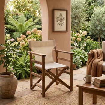 Πολυθρόνα σκηνοθέτη Queen Megapap ξύλινη μασίφ οξιά χρώμα καρυδί εμποτισμού με διάτρητο εκρού πανί 61x57x86εκ.