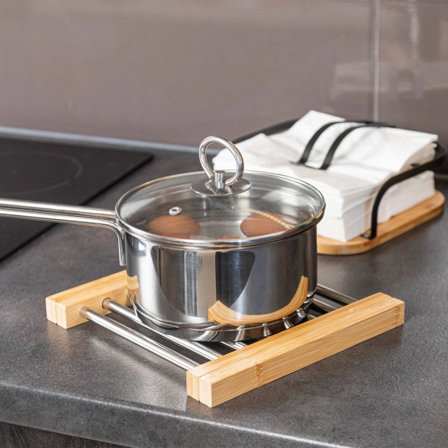 ESTIA ΒΑΣΗ ΜΑΓΕΙΡΙΚΟΥ ΣΚΕΥΟΥΣ BAMBOO ESSENTIALS ME ΑΝΟΞΕΙΔΩΤΟ ΑΤΣΑΛΙ ΠΤΥΣΣΟΜΕΝΗ 22x21.3x2.2cm