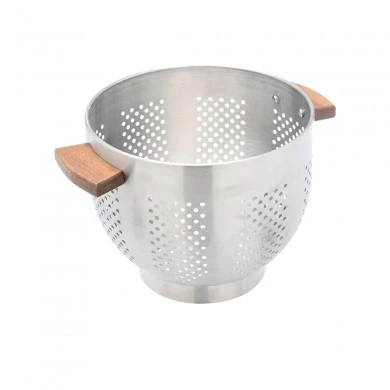 PASTA STRAINER ALLURE STAINLESS STEEL 22cm WITH WOODEN HANDLES