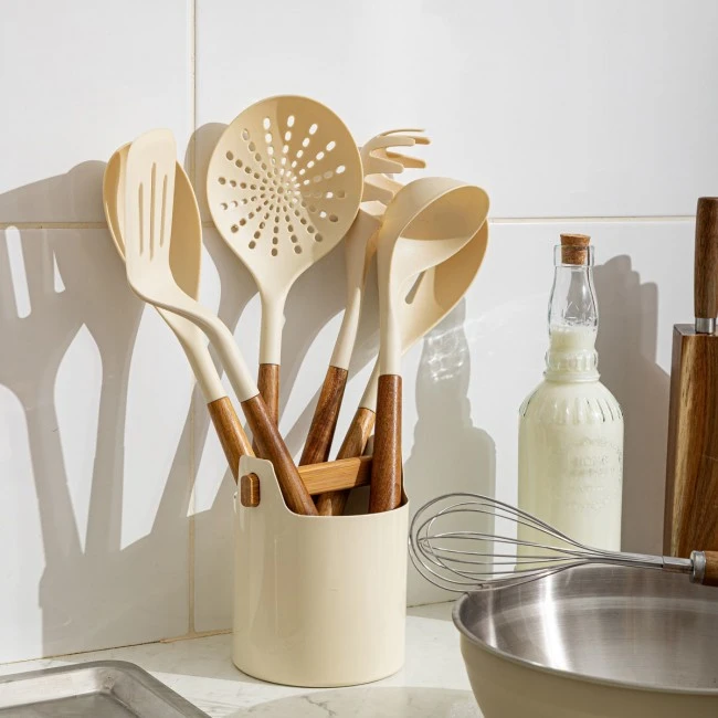 SLOTTED TURNER ALLURE PBT IVORY