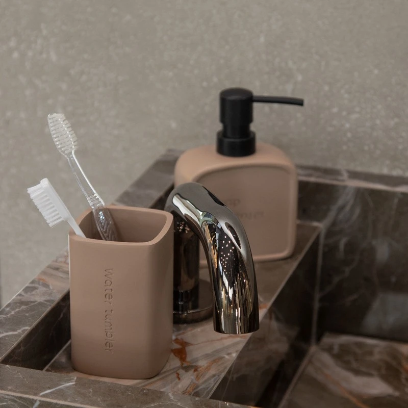 TOOTHBRUSH HOLDER TEXT POLYRESIN BEIGE