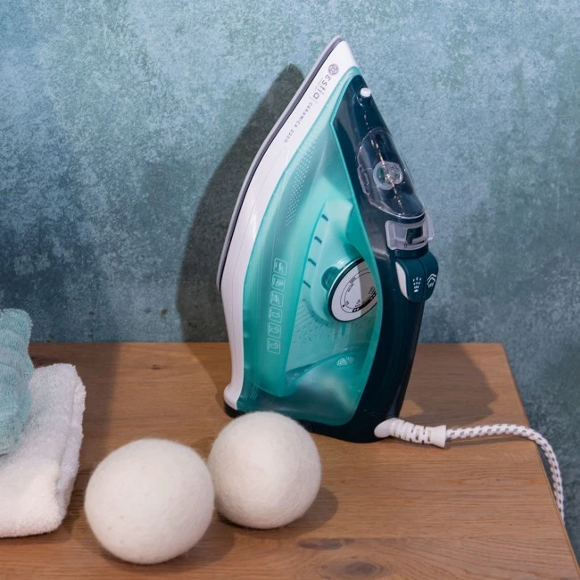 STEAM IRON CERAMICA 2200W WITH CERAMIC SOLEPLATE