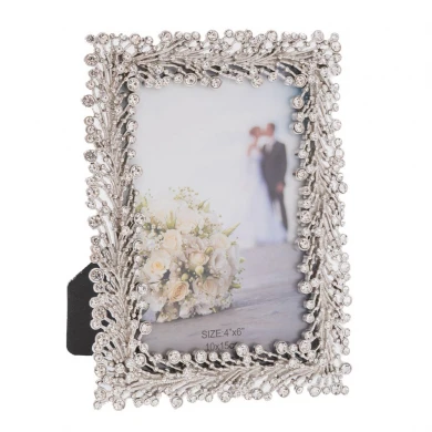 ΑΣΗΜΙ ΜΕΤΑΛΛΙΚΗ ΚΟΡΝΙΖΑ ΜΕ ΠΕΤΡΕΣ 10Χ15ΕΚ