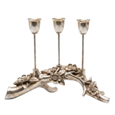 SILVER 3 ARM RESIN CANDLEHOLDER WITH EMBOSSED LEAVES 22X7X17CM