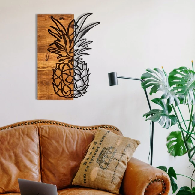 Wall deco Pinable pakoworld pine wood in natural color and black metal 42x3x58cm