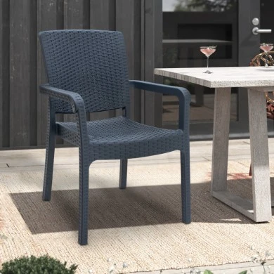 Polypropylene armchair with rattan  in grey color 56x60x86,5cm.