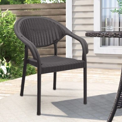 Polypropylene armchair with rattan in brown color 63x63x81,5cm.