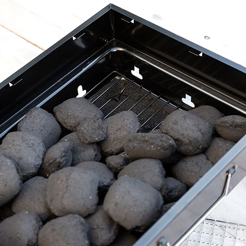 BearBQ Innovagoods folding - portable charcoal grill 41x20x28cm.