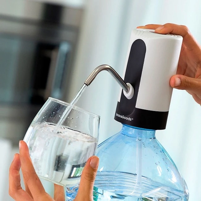 Water pump automatic rechargeable 4W Innovagoods V0101214 color white 7x13x16cm.