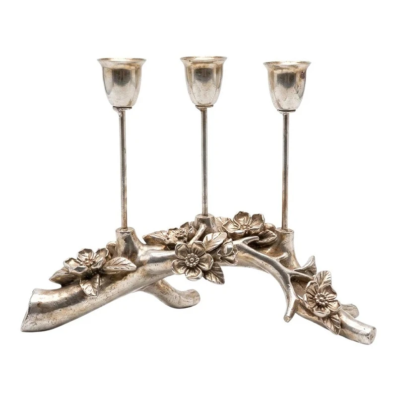 SILVER 3 ARM RESIN CANDLEHOLDER WITH EMBOSSED LEAVES 22X7X17CM