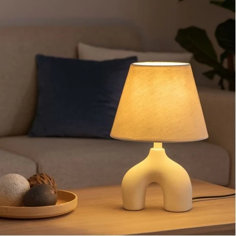 ELEPHANT CERAMIC LAMP WITH CRΘME HAT
