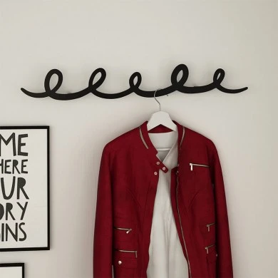 Sing Megapap metal hanger in black color 84x3x12cm.