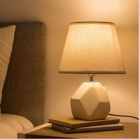 WHITE CERAMIC LAMP WITH HAT D20Χ29.5CM