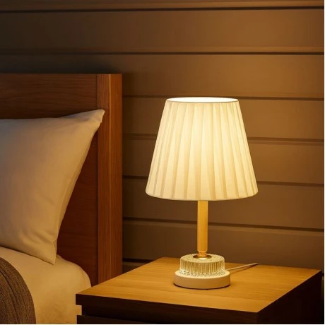 WHITE WOODEN LAMP WITH WHITE HAT AND GLASS AT THE MIDDLE WITH EXTRA LIGHTING 38CM