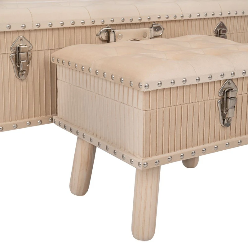 SET 3 CRΘME CAPITONE STOOL CHEST WITH SILVER DETAILS 90X44X40CM 40X32X32CM (X2)