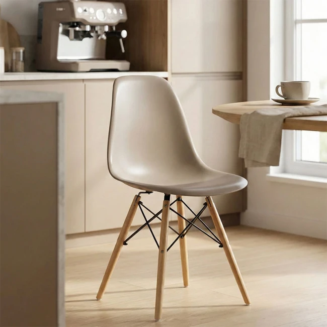 Καρέκλα Julita pakoworld PP cappuccino με φυσικό πόδι 46x52x80εκ